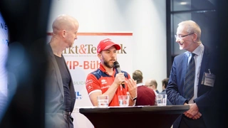 Nick Heidfled auf der Markt&Technik-Bühne