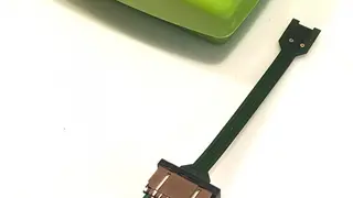 Der Multi-Pixel Gassensor SGP misst die Luftqualität in Innenräumen. Als langzeitstabiler Metalloxid-Gassensor mit mehreren Sensorelementen auf einem Chip stellt er laut Hersteller detaillierte Daten zur Luftqualität bereit.