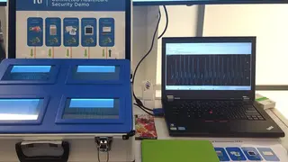 Die Connext DDS Secure Demo von RTI präsentierte einen ICE-Supervisor, der mit medizinischen Geräten unter anderem zur Patientenüberwachung verbunden ist. Der Supervisor lief auf einem Laptop, der mit vier Raspberry PIs verbunden war, auf den simulie