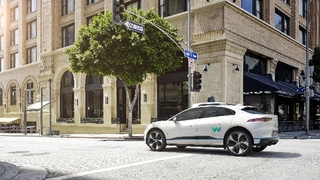 I-Pace von hinten links
