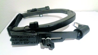 Modulare Datenbrille mit Kopfband als mechanischem Träger.