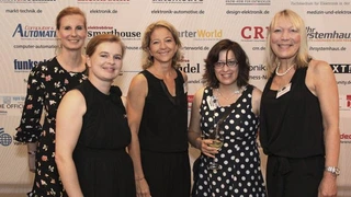 Geballte Frauenpower: Petra Haarburger, Geschäftsführerin Mesago Messe Frankfurt, Paulina Würth, Elektronik, Lisette Hausser, Bereichsleiterin Mesago Messe Frankfurt, Irina Hübner, Elektronik und Stefanie Eckardt, Elektronik automotive (vrnl).