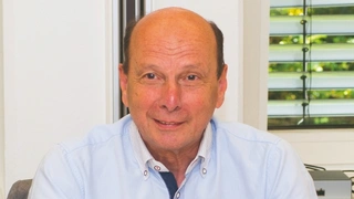 Bernhard Erdl, Puls: "Wir haben zweistellige Zuwachsraten. Die Welt wäre herrlich, wenn wir auch noch die benötigten Chips, Kondensatoren und Widerstände im gewünschten Umfang bekommen würden."