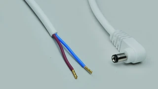 BKL Electronic erweitert sein Portfolio an Anschlussleitungen mit Steckverbinder auf offenes Ende kontinuierlich. Die zuvor in einer Länge von 2 m erhältlichen DC-Anschlusskabel bietet das Unternehmen ab sofort in den Längen 0,3 m, 0,5 m, 1 m und 5 m
