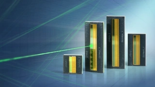 Die CMOS-Zeilensensoren der iC-LFH-Serie von IC-Haus sind in vier Längen mit 320, 640, 960 oder 1024 Pixeln erhältlich und arbeiten mit einem Pixel-Takt von bis zu 5 MHz. Die 600 μm langen Pixel im 12,7-μm-Raster (2000 DPI) sind durch die monolithisc