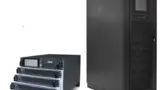 Die modularen, unterbrechungsfreien Stromversorgungen Protect Plus M400 (links) und Protect Plus M600 (rechts) gehören zur  M-Serie, die sowohl Server-Räume als auch Rechenzentren adressiert.