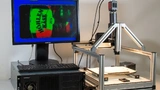 Stemmer Imaging bietet Hyperspektral-Komplettsysteme für unterschiedliche Anwendungsbereiche an. Im Bild zu sehen ist ein Versuchsaufbau zur Überprüfung von Käse.