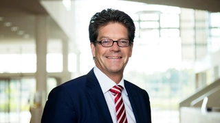 Peter Schiefer, Präsident der Automotive-Division von Infineon Technologies