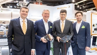 Am Stand  von Weidmüller