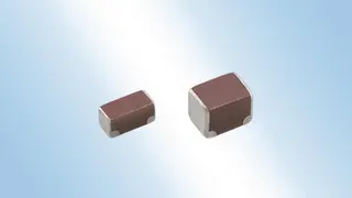 ie TDK Corporation hat MLCCs mit Soft-Terminierung und geringem ESR entwickelt. Eine Schicht aus leitfähigem Kunstharz auf den Anschluss-Elektroden sorgt bei der neuen CN-Serie für eine hohe mechanische Robustheit zum Schutz vor Leiterplattenverwindu