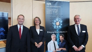Christian Wolf, Sylke Schulz-Metzner, Martin Roschkowski stellen neuen Namen der SPS IPC Drives vor