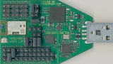 Der USB Evaluation Stick von Toshiba hat alles an Bord, was für die Entwicklung benötigt wird.