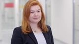  Dr. Tanja Braun Fraunhofer-IZM: »Eine der großen Herausforderungen ist die Warpage-Kontrolle entlang der gesamten Prozesskette. Mit der neuen Maschine von ERS konnten wir bereits gute Ergebnisse erzielen.«