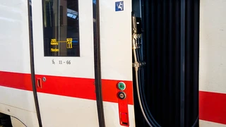 Übergang zwischen zwei ICE-4-Wagen