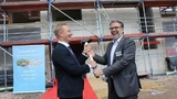 Zwei Herren auf der Baustelle