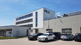 Am Stammsitz von Pilz in Ostfildern-Nellingen bei Stuttgart