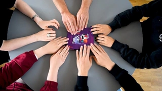 Das Spiel will Kinder und Jugendliche einen einfachen Zugang zu den Zukunftsthemen KI und maschinelles Lernen ermöglichen.