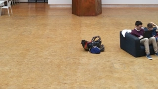 Manch einer bringt auch seine eigene Couch mit zum Hacktival. Vielleicht codet es sich darauf einfach zu gut...