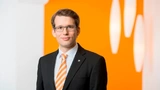 Carsten Nagel hat Geschichts- und Rechtswissenschaften an der Universität Bielefeld studiert. Nach einem Volontariat und einer Ausbildung zum PR-Berater bei Weidmüller war der 33-Jährige zunächst in der internen Kommunikation der Weidmüller Gruppe be
