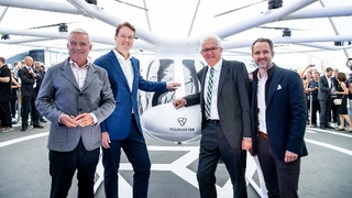 Thomas Strobl, Minister für Inneres, Digitalisierung und Migration des Landes Baden-Württemberg, der Vorstandsvorsitzende der Daimler AG, Ola Källenius, Winfried Kretschmann, Ministerpräsident von Baden-Württemberg und Florian Reuter, Geschäftsführer
