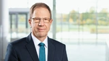 »Es gilt, neue Möglichkeiten zur Effizienzsteigerung zu finden«. Dr. Reinhard Ploss sprach auf der Infineon Hauptversammlung 2020 über eine neue strategische Ausrichtung und gab den aktuellen Stand der Cypress-Übernahme bekannt.