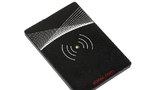 Der Multistandard-RFID-Reader »TWN4 Slim« von Elatec ist kleiner als eine Kreditkarte.