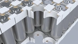 Batteriemodule mit zylindrischen Zellen werden mit dem Bayblend-Material von Covestro konstruiert und mit dem Loctite-Klebstoff von Henkel effizient zusammengebaut.