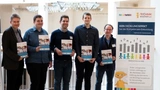 Präsentation der Studienergebnisse im Dortmunder Rathaus (v.l.n.r.): Prof. Dr. Martin Hennecke (Universität Würzburg), Lukas Plümper (Technik Begeistert e.V.), Nicolai Pöhner (Universität Würzburg), Markus Fleige (Technik Begeistert e.V.), Peter Laff