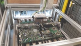 In diesem ADIR-Demonstrator werden die Bestandteile elektronischer Bauteile wie Handy- und Computerplatinen automatisiert identifiziert und entlötet.  