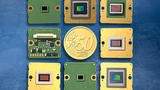 Vison Components  bietet diverse Bildsensoren auf einer Trägerpaltine mit einem 22-Pin-MIPI-FPC-Port an. 