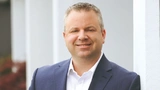 Tim Philips, Empower Semiconductor: »Die von uns erreichte Kombination von Leistungsdichte, Geschwindigkeit und Effizienz bei diesen monolithisch integrierten IVRs ermöglicht unseren Kunden die Realisierung bisher unerreichter Level der Systemleistun