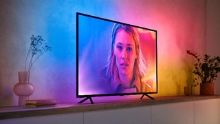 Der Lightstrip gibt so die auf dem Bildschirm dargestellten Inhalte wieder. Die erzeugten Farben gehen dabei nahtlos ineinander über. 