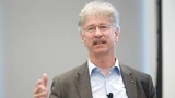Prof. Dr. Karlheinz Blankenbach, Professor an der Hochschule Pforzheim, wird das DFF als Ehrenvorsitzender weiterhin unterstützen.