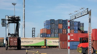 Blick auf Container am HaminaKotka