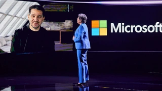 Eine enge Zusammenarbeit gibt es auch mit dem Partner Microsoft. AMD-CEO Su im Gespräch mit Panos Panay, Chief Product Officer von Microsoft.