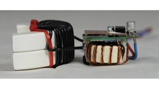 Wireless-Power-Empfänger mit 250 W von WPT-Systems.
