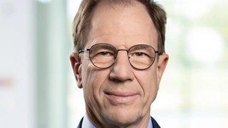 Dr  Reinhard Ploss