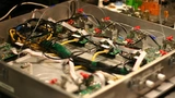 Eine frühe Version der künstlichen Nase, die Andreas Mershin und seine Mitarbeiter entwickelt haben. In der Zwischenzeit ist sie kleiner als ein Mobiltelefon.