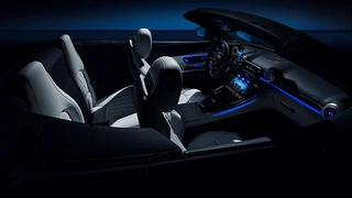 Sein minimalistischer und hochwertiger Innenraum diente als Vorbild für das Interieur des neuen Mercedes-AMG SL.