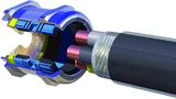 Schematische Darstellung des Skintop MS-M Brush: In einem einzigen Arbeitsgang wird das Kabel zentriert, fixiert, zugentlastet und hermetisch abgedichtet. 