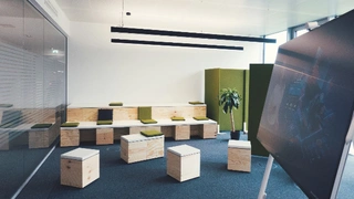Bei der Gestaltung der Arbeitsumgebung verfolgte EDAG ein mitarbeiterorientiertes Konzept. 