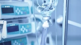 Bild 1. Infusionsflasche mit integrierter Durchstechdichtung aus TPE im Verschluss.