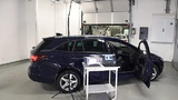 Testfahrzeug mit GPS-Prüfequipment