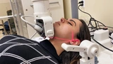 Bild 1. Ein neues Diagnosesystem soll dank Lasertechnik und künstlicher Intelligenz das obstruktive Schlafapnoe-Syndrom in zehn Minuten feststellen können. Und das am wachen Patienten.