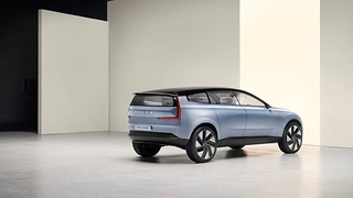 Das Volvo Concept Recharge verwendet nachhaltige Werkstoffe aus recycelten und erneuerbaren Materialien für Interieur und Reifen und setzt auf ein aerodynamisches Design.