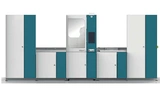 Beispielkonfiguration der Inline-Montageplattform LightAssembly mit Be- und Entladeeinheit, Transportband, zwei Liften und Montage- bzw.Prozess-Station