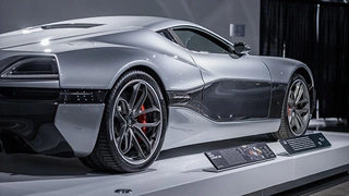 Bei dem ausgestellten Concept_One handelt es sich um das allererste produzierte Exemplar des Modells.