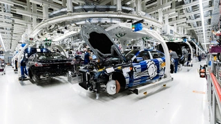 Im März startet die Produktion des BMW-Editionsmodells Editionsmodells THE 8 X JEFF Koons auf Basis des BMW M850i xDrive Gran Coupé im BMW Group Werk Dingolfing.