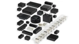  Mittels angepasster Verpackungsformen lassen sich kleine SMD-Kühlkörper mit schwarz eloxierter oder lötfähiger Oberfläche in den automatischen Bestückungsprozess der Leiterkarte integrieren