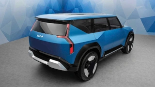 Die moderne, kantige Seitenansicht gibt dem Elektro-SUV einfache, aber unverwechselbare Konturen, die in der »Bold-for-Nature«-Säule der Kia-Designphilosophie verwurzelt sind